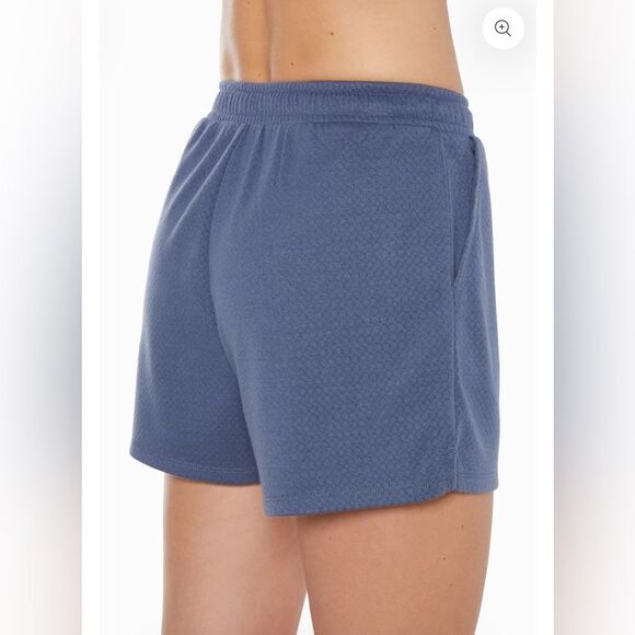 Marika Kali Short with Drawstring Waist in Partly Cloudy Blue Gray - Size XL - Picture 2 of 7